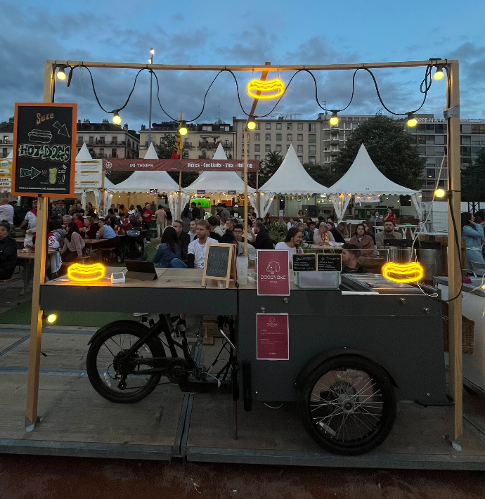 Food bike, street food, marché, food truck, Hot Dog